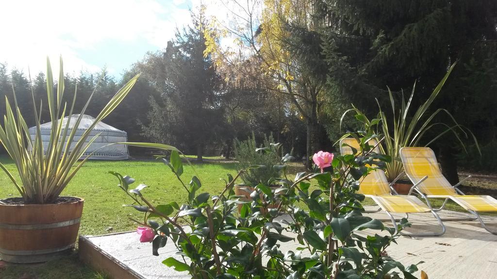 Les Yourtes Du Bearn - Domaine Des Deux Clos Panzió Pontiacq-Viellepinte Kültér fotó